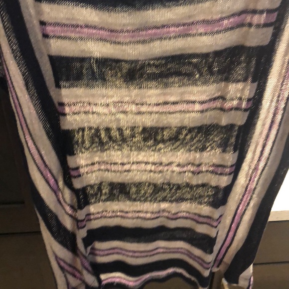 Short sleeve rayon/polyester blend top from Vanity - Picture 3 of 3